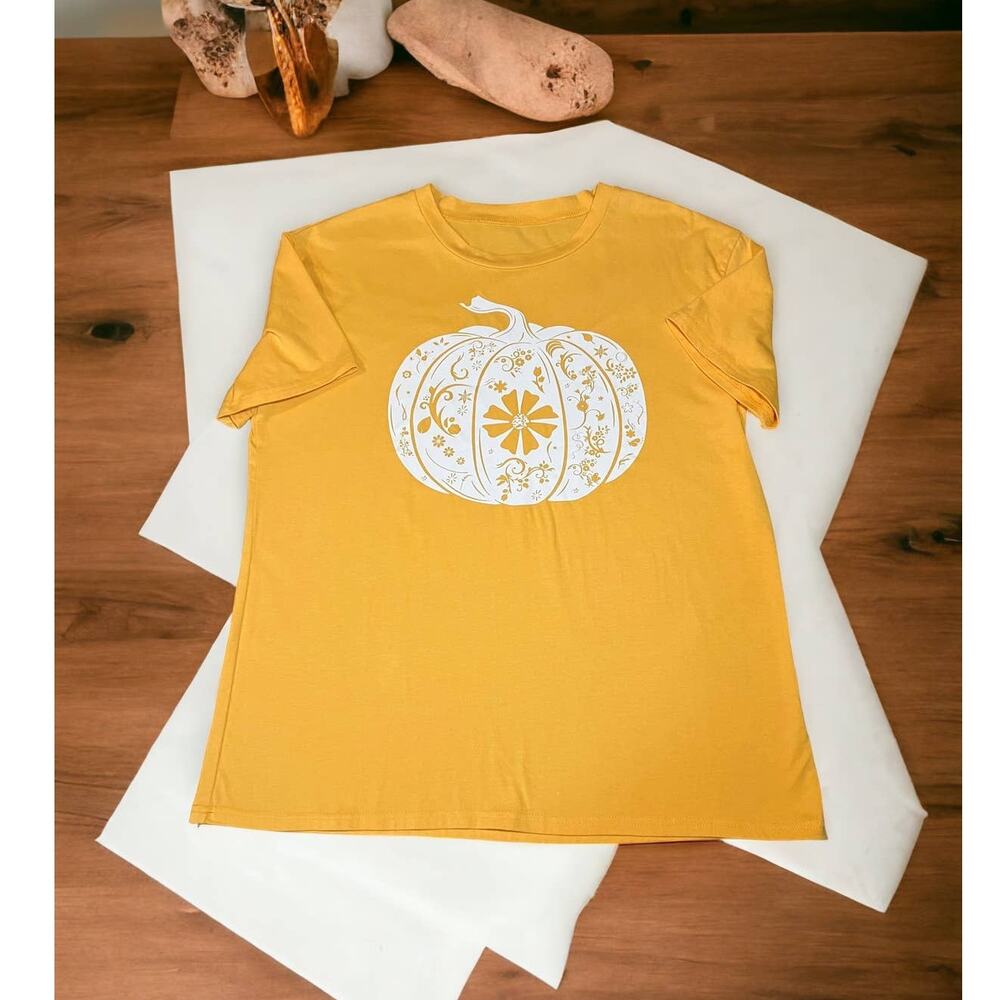 Women's Fall Pumpkin Yellow/Orange Short Sleeve Fall Pumpkin T-Shirt | Size XL